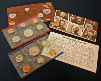 1985 Mint Set opened showing contents