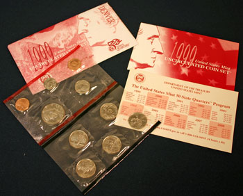 1999 Mint Set denver opened showing coins and contents