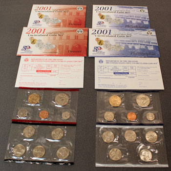 2001 Mint Set opened showing contents