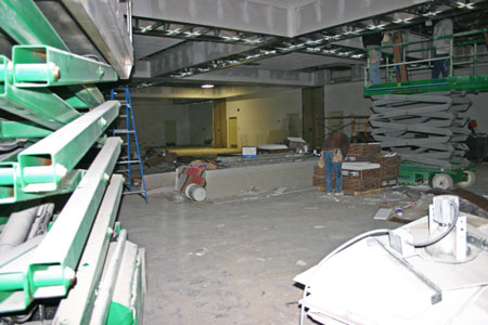 Coin show ballroom area from outer doorway 03-14-2010