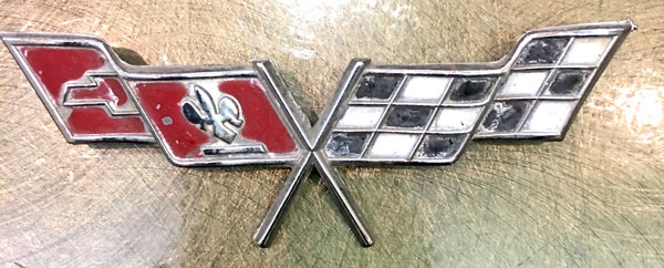 Corvette emblem crossed flags